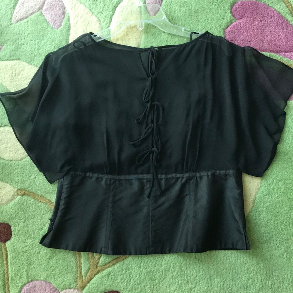 Unique top